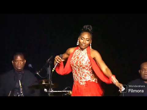 Aemy Niafeliz - In Concert "Homage to CedRide" Kurason di Mama by Boeis Haile