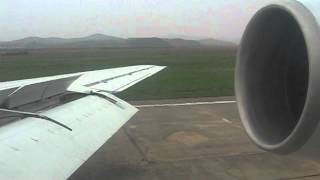 preview picture of video 'Air Koryo Ilyushin IL-62M P-885 Landing at Pyongyang - Window View'