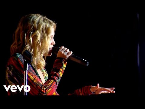 Olivia Holt - Fearless (Vevo Presents: FunPopFun Festival)
