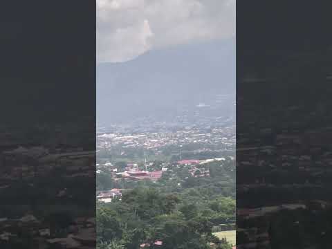 Las montañas en  birri de Santa bárbara Heredia costa rica 