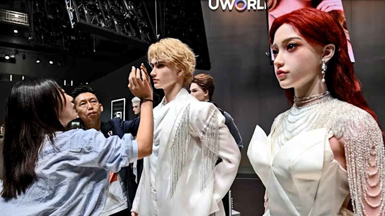 China crea robots para combatir la SOLEDAD… pero todos pensamos lo mismo 💀
