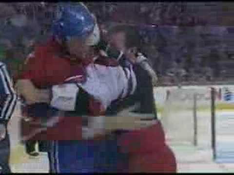 Scott Walker vs Mike Komisarek