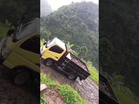 🚌The difficult mountain climb of large and small vehicles in Indonesia #OffRoad #jantarmantar