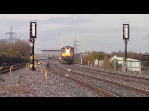 IÉ 075+077 on Spoil wagon and Tara Mines duties