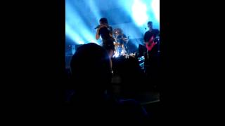 Sleigh bells -Sing like a wire