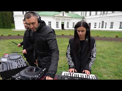 Spada & Korolova - ID (08-10-2021) 320Kb/s 4K