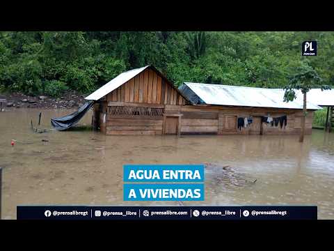 Desbordamiento de río provoca inundaciones en aldea de El Estor, Izabal
