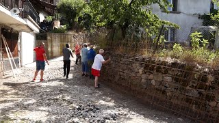 В Смолян граждани асфалтират улицата си сами с материали от общината
