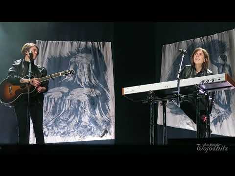 8/20 Tegan & Sara - Bathroom Breaks, Dancing + 19 @ Pantages Playhouse Theatre, Winnipeg, MB