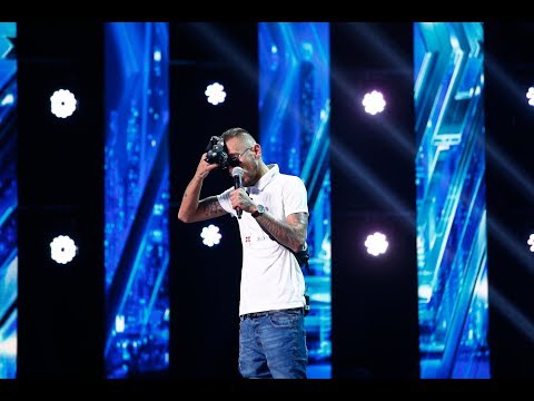 Benny Cash ( Chereș Beniamin) a interpretat o compoziţie proprie de rap, la X Factor