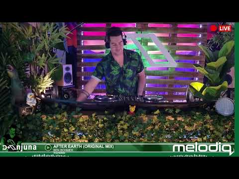 Melodiq 002 - Deep House Raid Train