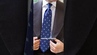 Download lagu The Tie That Outshined the DJ. mp3