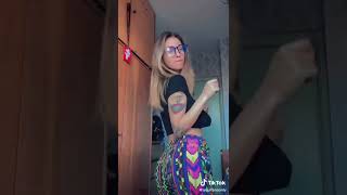 Braless no bra bouncy bouncing boobs dancing tiktok nip slip boob