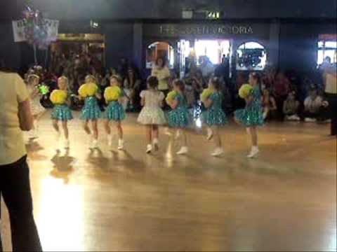 BABIES WINNING DANCE