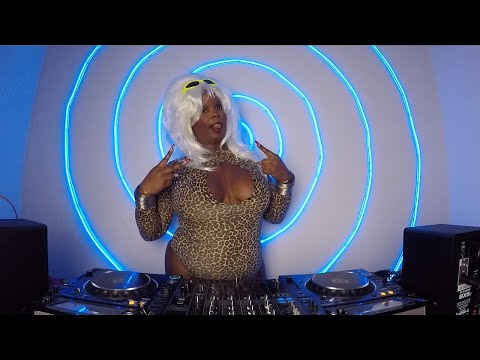 Ballroom & Ghetto Tech Mix in a New York Studio | DANIRO