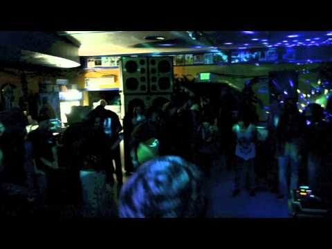 Peter Lionheart plays Binghi Ghost Inner Standing Dubplate   USA UNOD Launch Party 2015