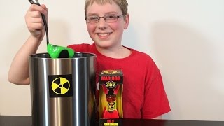 12-yr-old eats Plutonium (9 Million Scoville) Mad Dog 357 : Crude Brothers