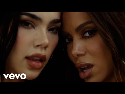 Videoclip de En 4 — Anitta