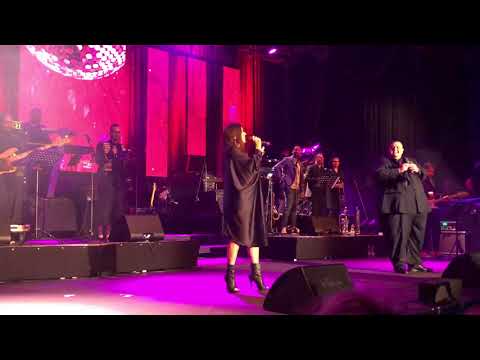 Big Jano Green & Rachel Matthews - All Around The World (Live)