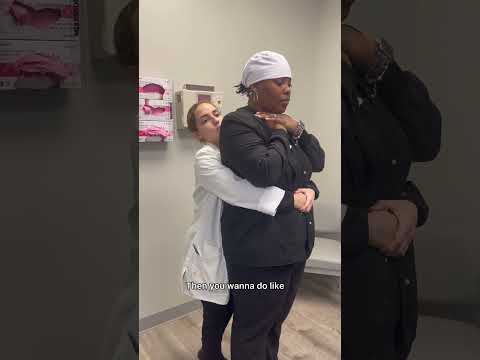 How to Perform the Heimlich Maneuver #health #youtubeshorts #shorts #shortsfeed #shortvideo