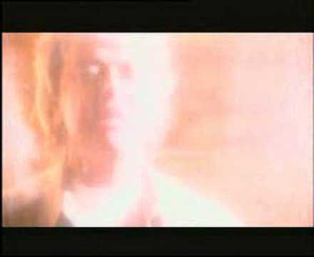 Strong, Strong Wind video