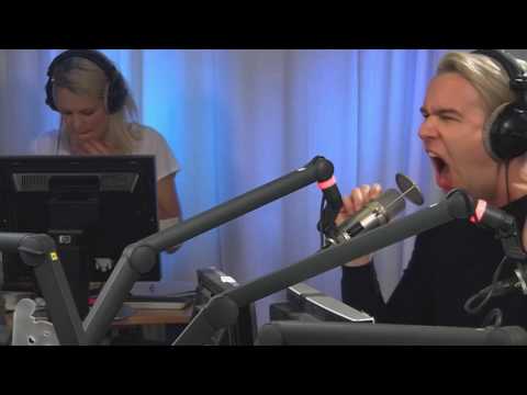 [FARAO] "-Har ni dubbelklick cigaretter?!!! jag är visst storrökare..." - NRJ SWEDEN