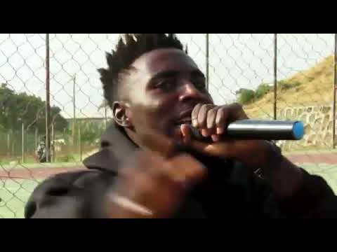 Sentyz M T I - Rap Battle Bambili ( Live Performance)