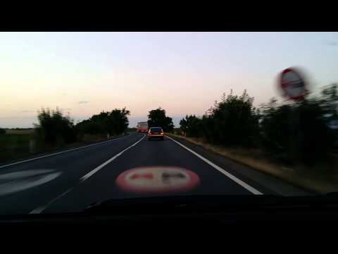 Depășiri periculoase lângă Zimandu Nou