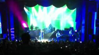 Kids in Glass Houses Giving Up