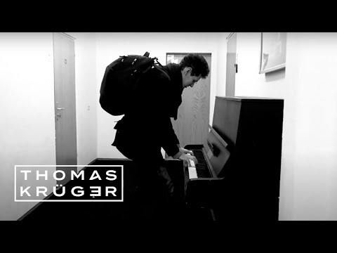 Thomas Krüger – Piano Medley on out of tune Piano at Office Building