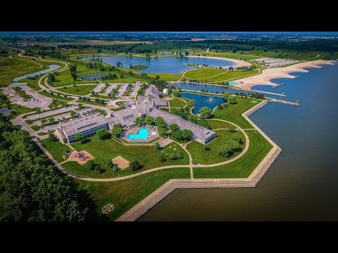 image-Does Maumee Bay have a hot tub?
