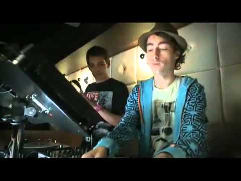 DJ Xtra-Larz.flv