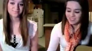 Indescribable - Megan and Liz (Traducción al Español)