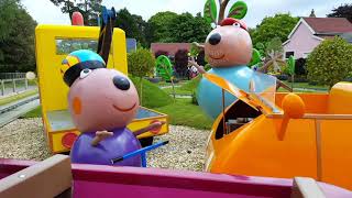 The wheels on the bus / ride on yellow Bus