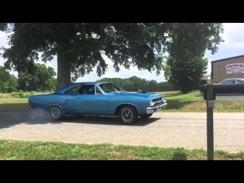 1970 Plymouth GTX slow-mo burnout
