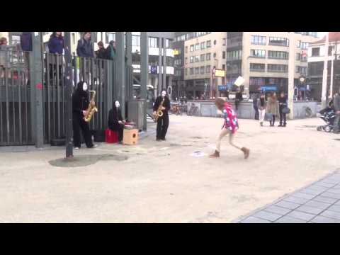 BLOW @ Groenplaats ( SAXOPHONE TRIO BELGIUM )