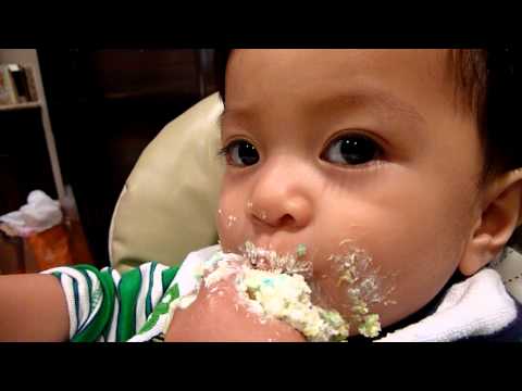 Jaren taking down his birthday cake