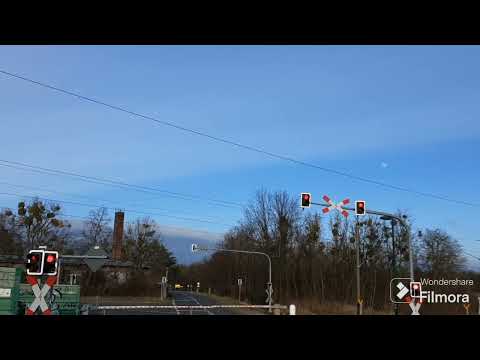 Bahnhof Lauta (Ni) (T.25)- EBüt Lauta oststraße mit Re15 n. Dresden hbf in Sachsen am 21.02.24.