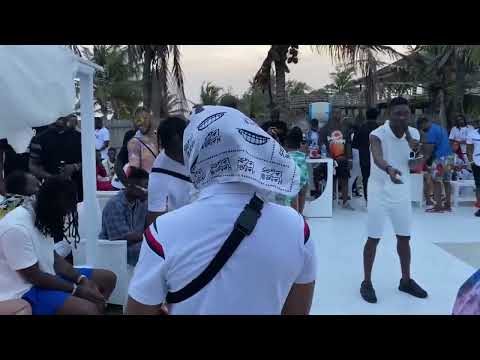 Destalker Crack up Burnaboy and make him laugh so hard