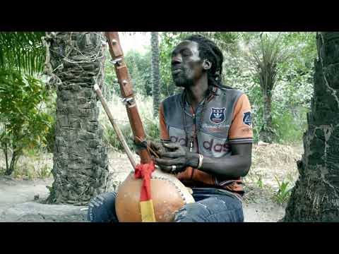 Watcha plays "Coulinoum Djibon Ketoum" - Kamale ngoni music from West Africa