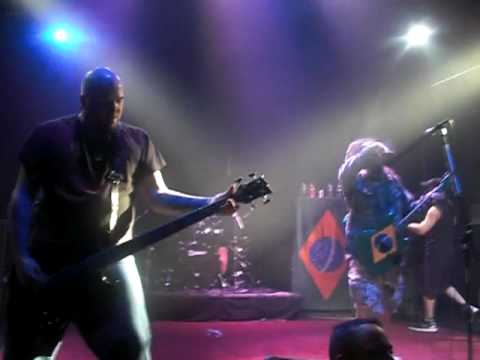Soulfly - Doom + Raining blood + Molotov LIVE in New York City 10-19-09