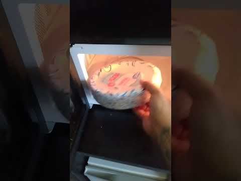 PAPER PLATES IN THE MICROWAVE