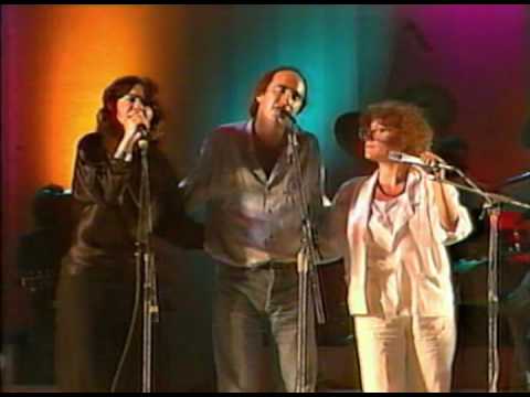 Cant de l'enyor - Lluis Llach, Maria del Mar Bonet i Marina Rosell - Camp del Barça 1985