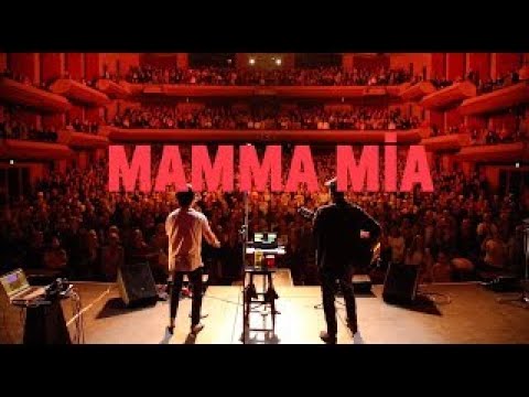 Choir! of 2000+ sings ABBA "Mamma Mia!"