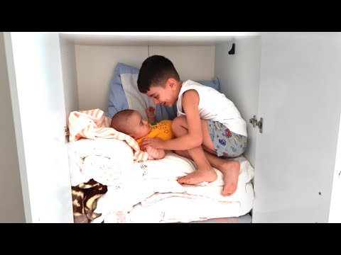 Efe ile Yusuf emir'in saklanbaç hikayeleri. Funny kid