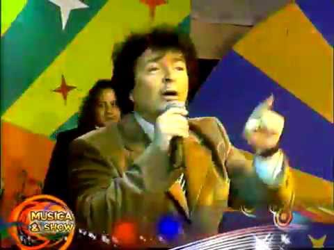 DANIELITO "AGARRENSE DE LAS MANOS" en Música y Show