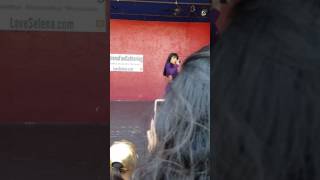 &#39;El Chico Del Apartamento 512&#39; Ramon killing it as Selena 🎶🎵🎶⚘