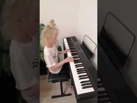 I st., I MIEJSCE (Kat.I) - Emilia Jędryczka - Walc Marionetek, Wróbelek