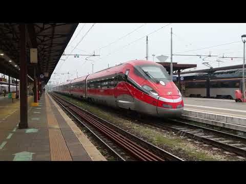 Frecciarossa 8525 departing Verona Porta Nuova