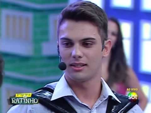 Rapaz se apresenta com Gaita Ponto no Programa do Ratinho e ganha prêmio máximo no Dez ou Mil
